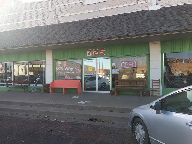 725 Vintage Co